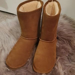 Size 9 bear paw boots.